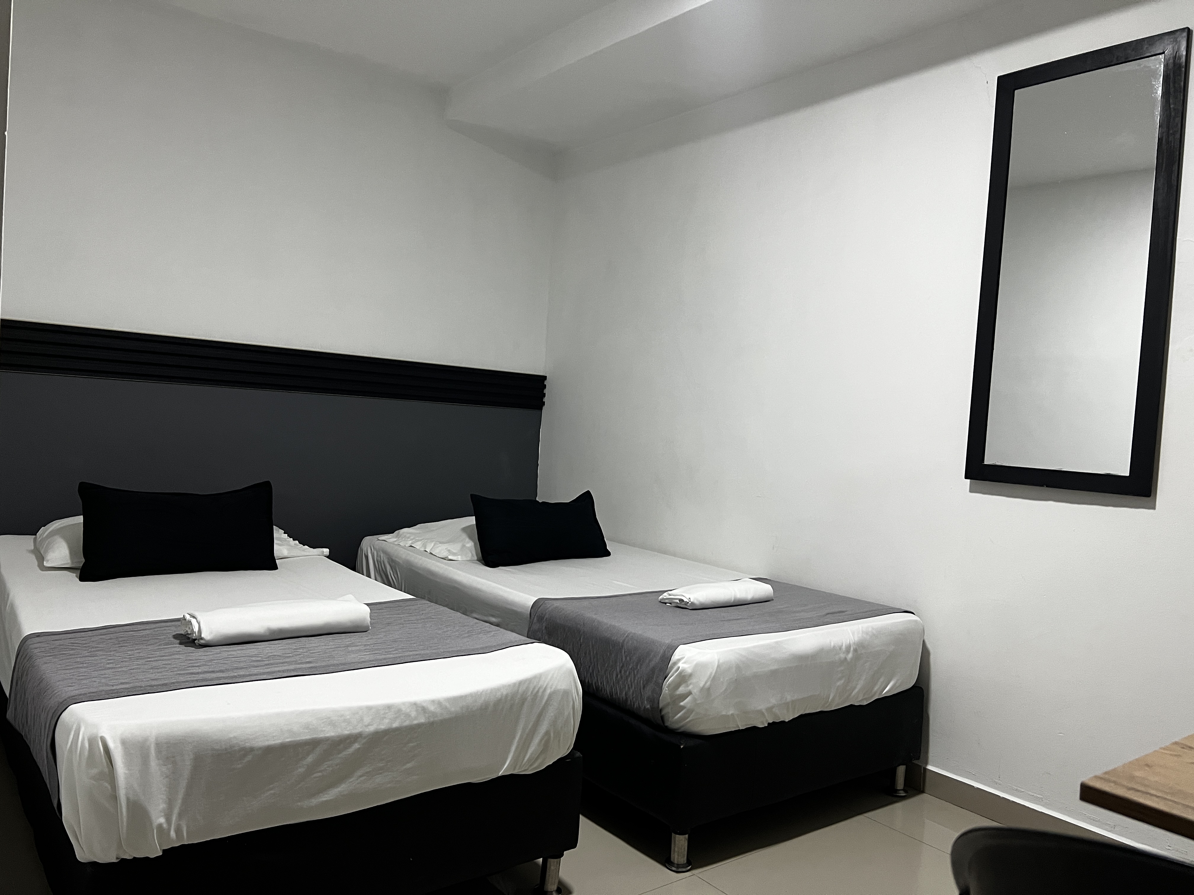 Habitación twin del Hotel Laureles de Aburrá